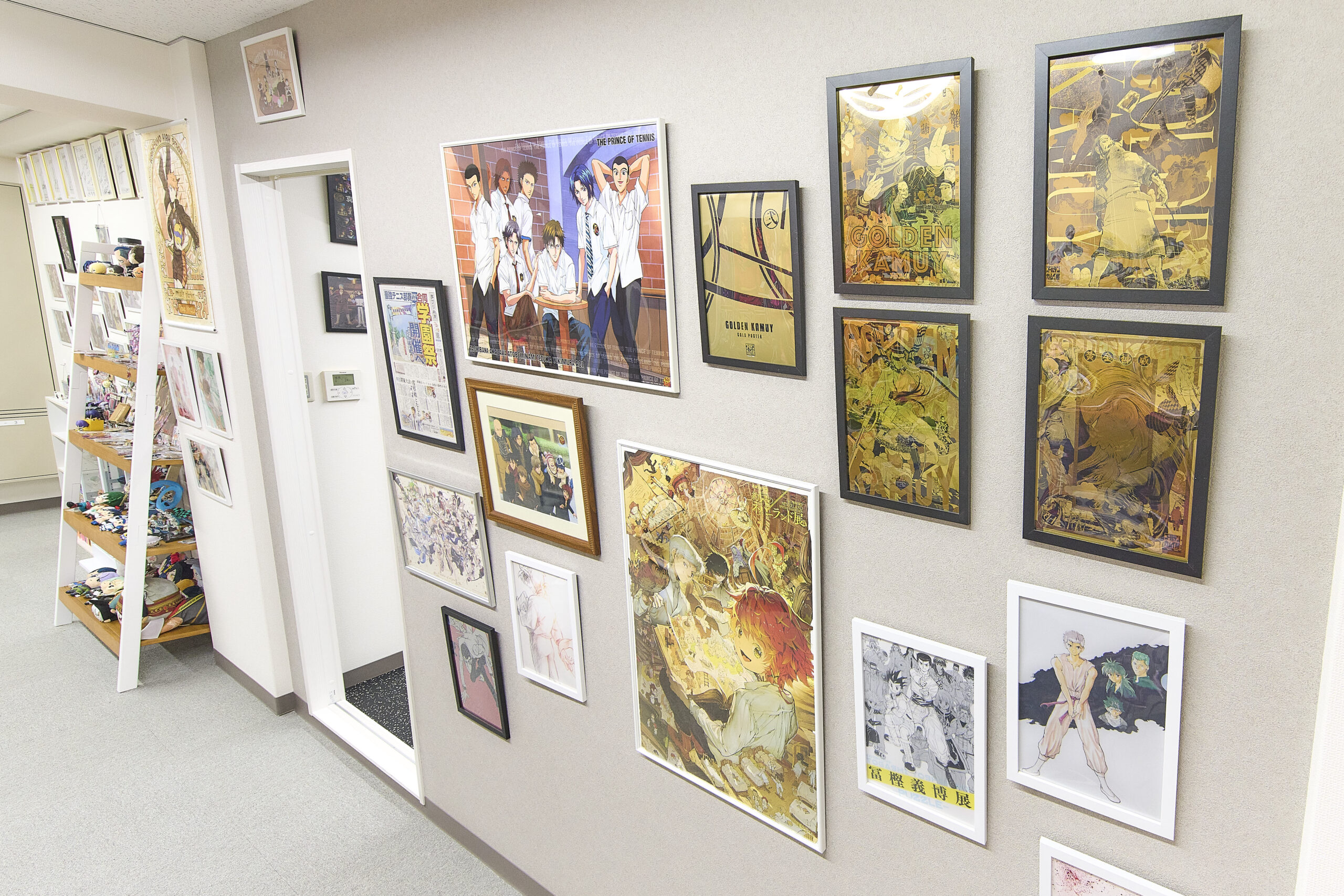 オタクジム梅田スタジオに貼られたポスター