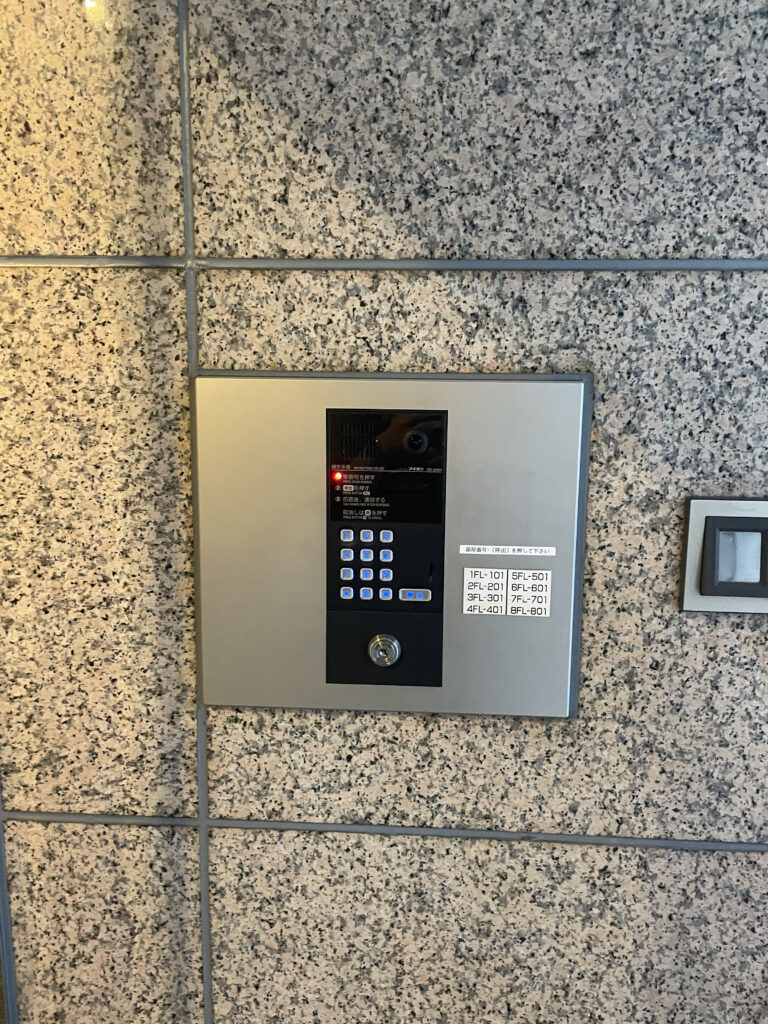 インターフォン